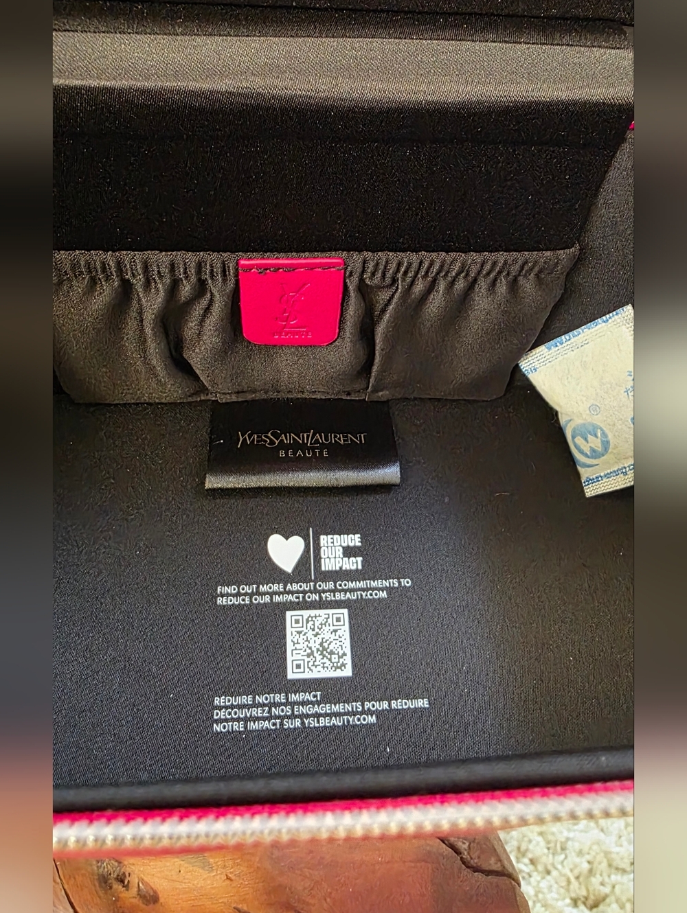 Ysl Yves Saint Laurent Beaute Premium Vanity Red Makeup Case W/Mirror - Picture 5 of 6